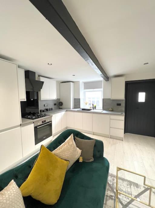 Farsley Cottage * Farsley