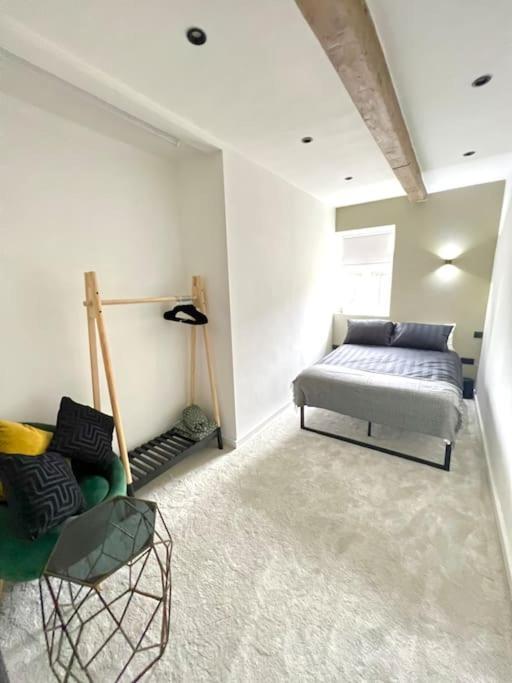 Holiday home Farsley Cottage